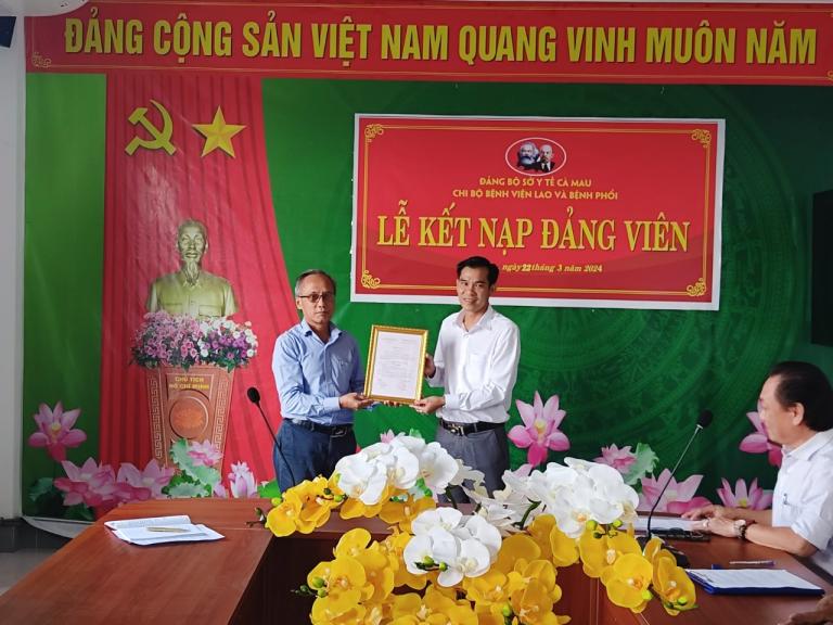 LỄ KẾT NẠP ĐẢNG VIÊN MỚI